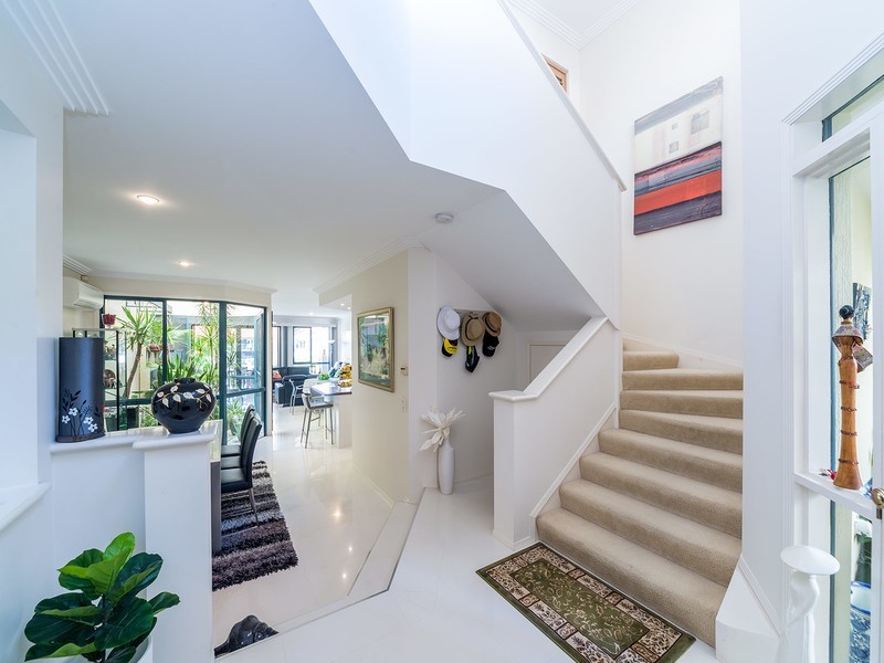 19/87 Morala Avenue, Runaway Bay QLD 4216