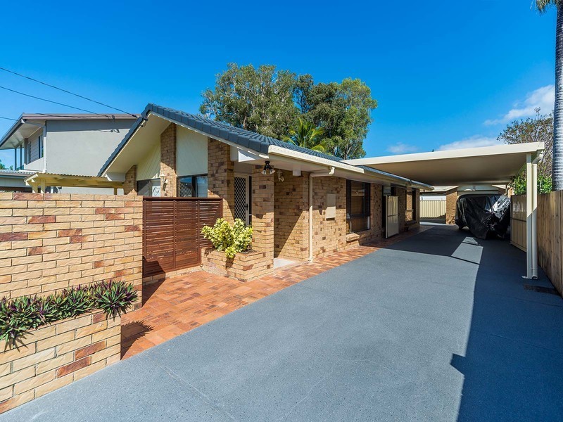 54 Victor Avenue, Paradise Point QLD 4216