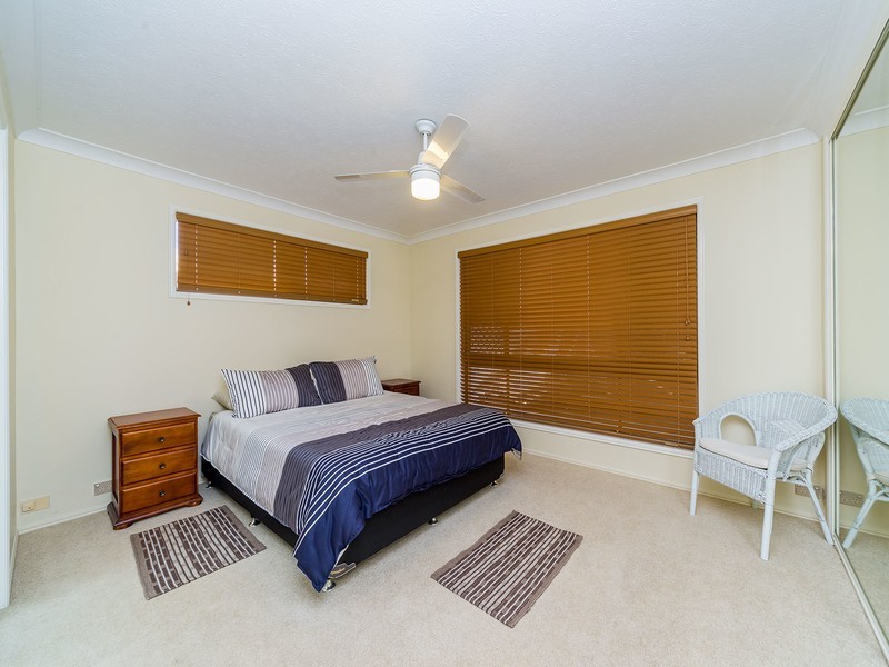 54 Victor Avenue, Paradise Point QLD 4216