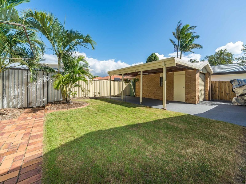 54 Victor Avenue, Paradise Point QLD 4216