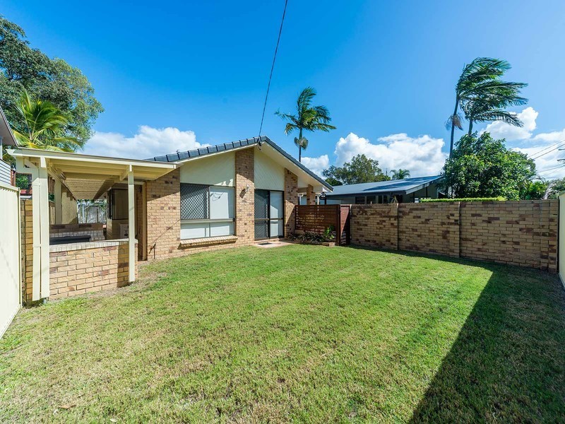 54 Victor Avenue, Paradise Point QLD 4216