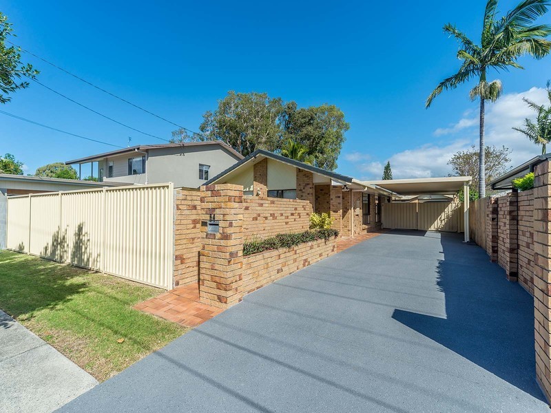 54 Victor Avenue, Paradise Point QLD 4216
