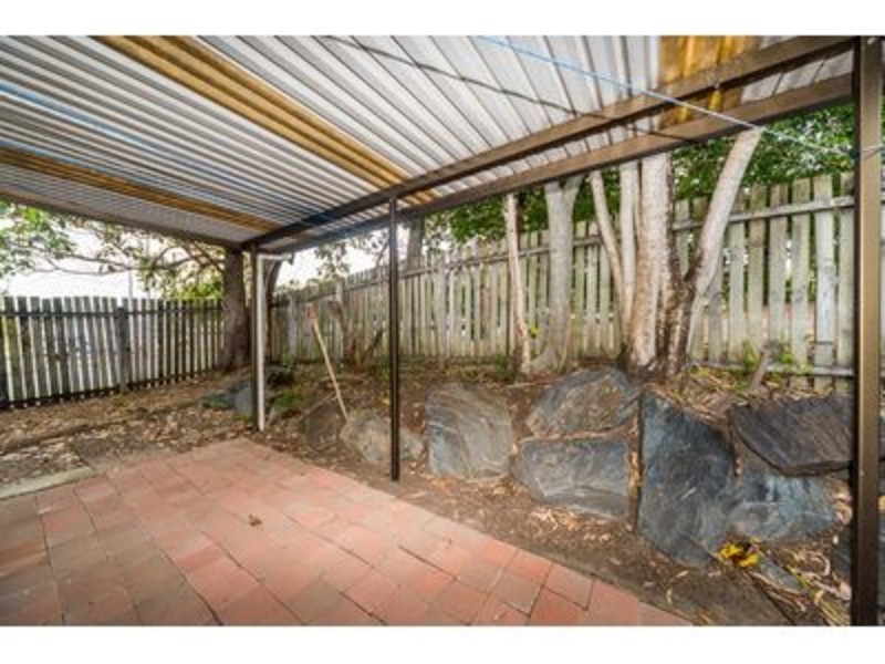 2/307 Government Road, Labrador QLD 4215