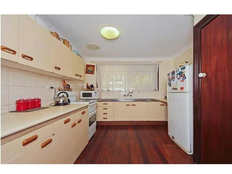 18 Billington Street, Labrador QLD 4215