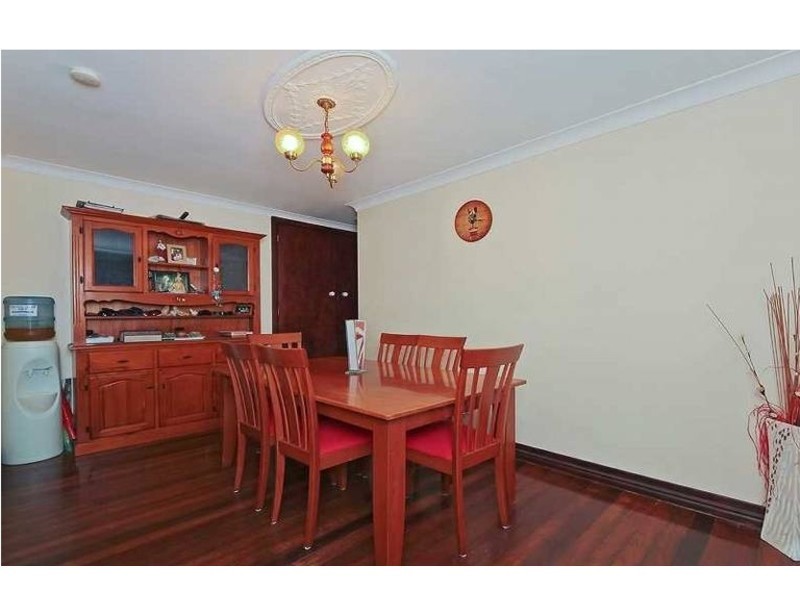 18 Billington Street, Labrador QLD 4215