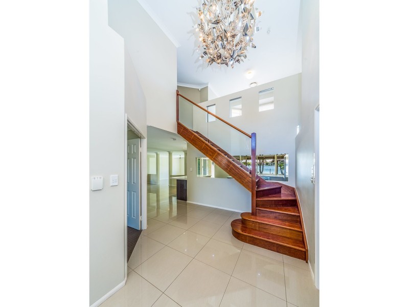 11 Oyster Cove Promenade, Helensvale QLD 4212
