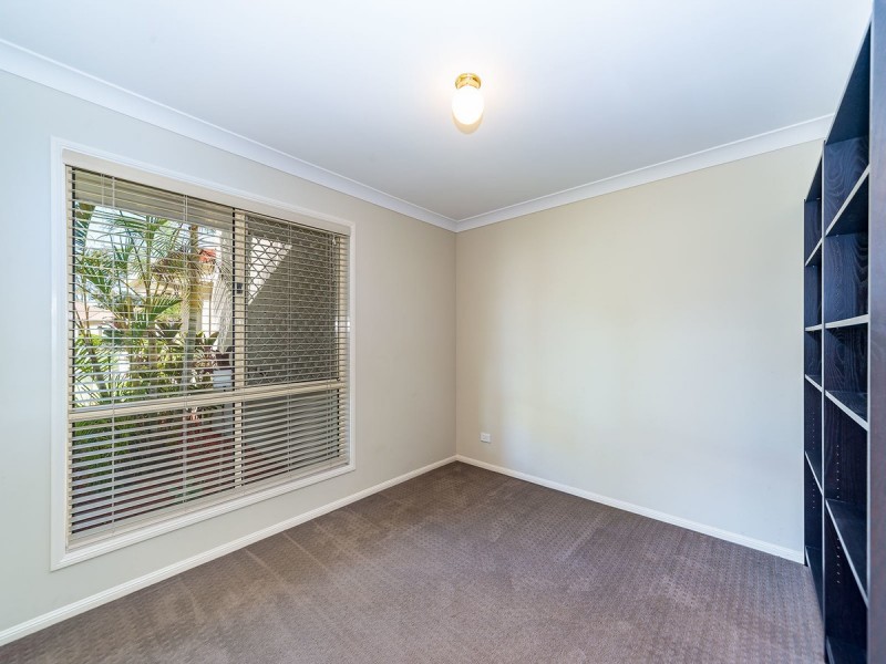 11 Oyster Cove Promenade, Helensvale QLD 4212