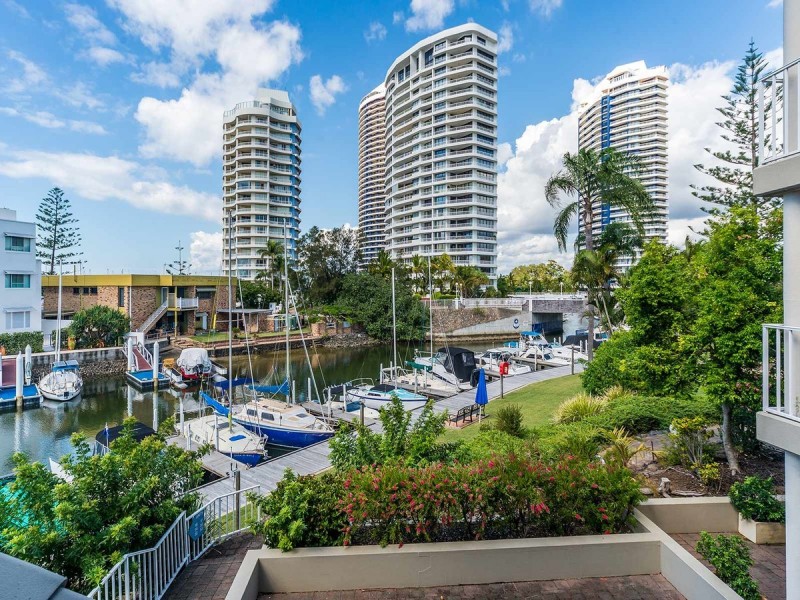 34/37 Bayview Street, Runaway Bay QLD 4216