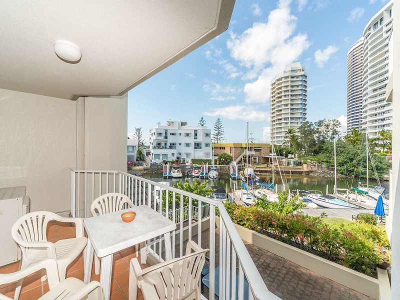 34/37 Bayview Street, Runaway Bay QLD 4216