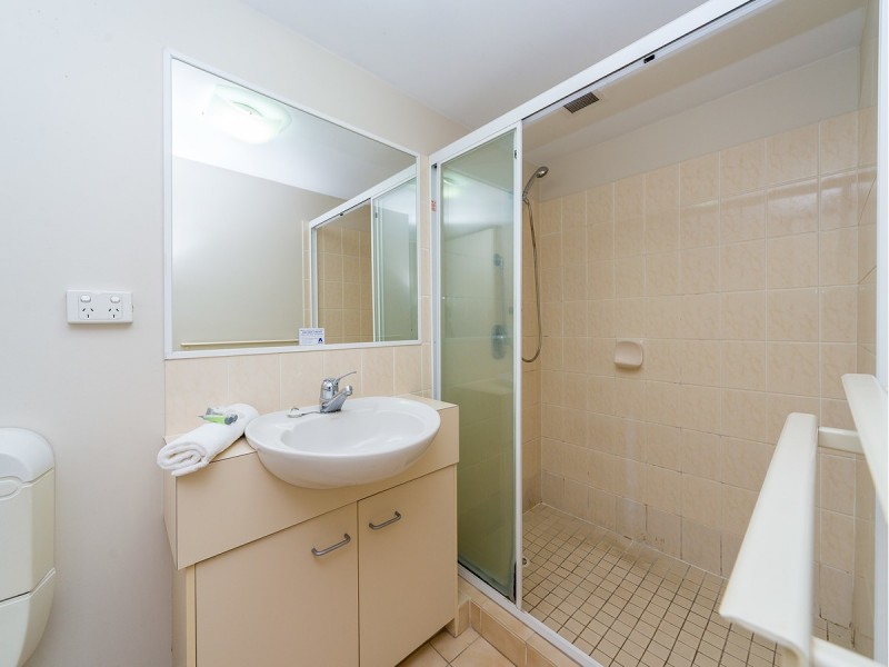 34/37 Bayview Street, Runaway Bay QLD 4216