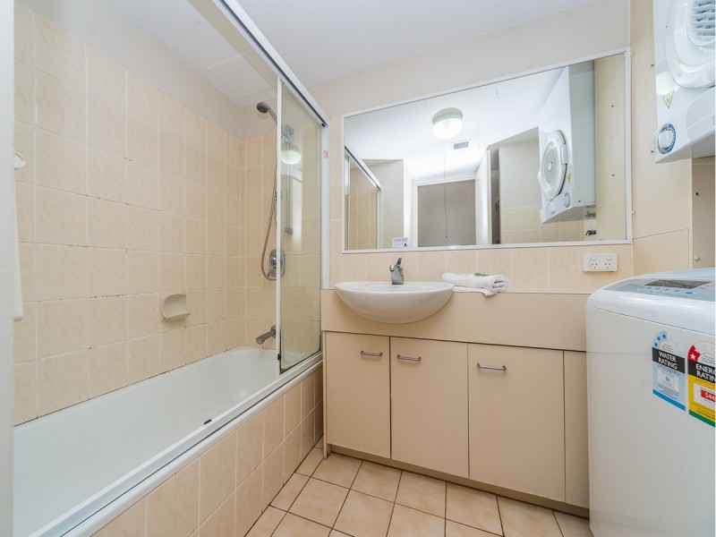 34/37 Bayview Street, Runaway Bay QLD 4216