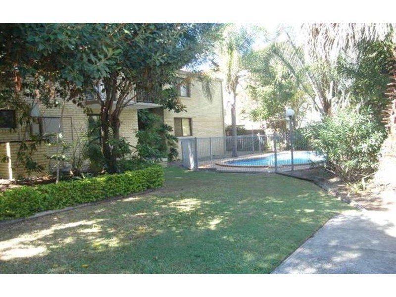 17/25 Ahern Street, Labrador QLD 4215