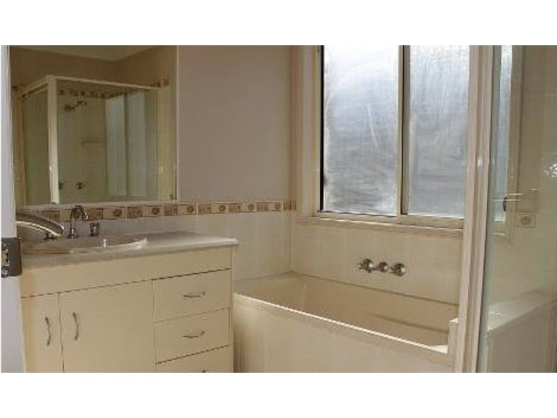 28 Billinghurst Crescent, Upper Coomera QLD 4209