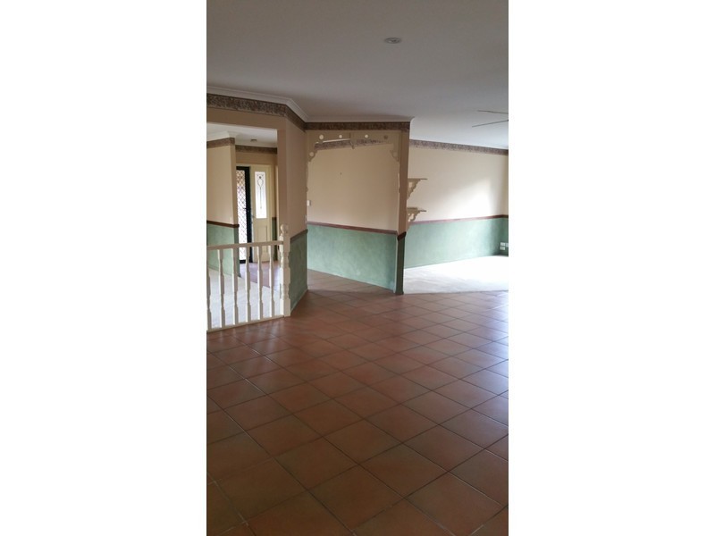 12 Castle Rock Street, Parkwood QLD 4214