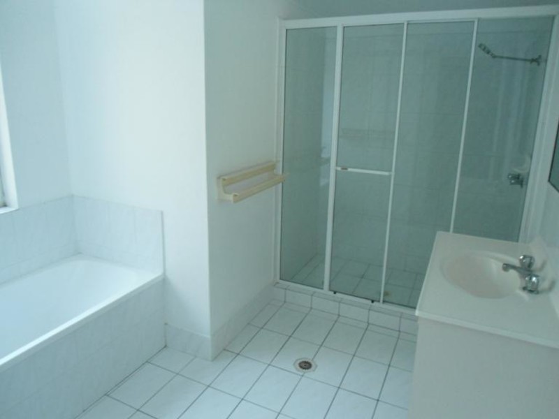 11/65 Bayview Street, Runaway Bay QLD 4216