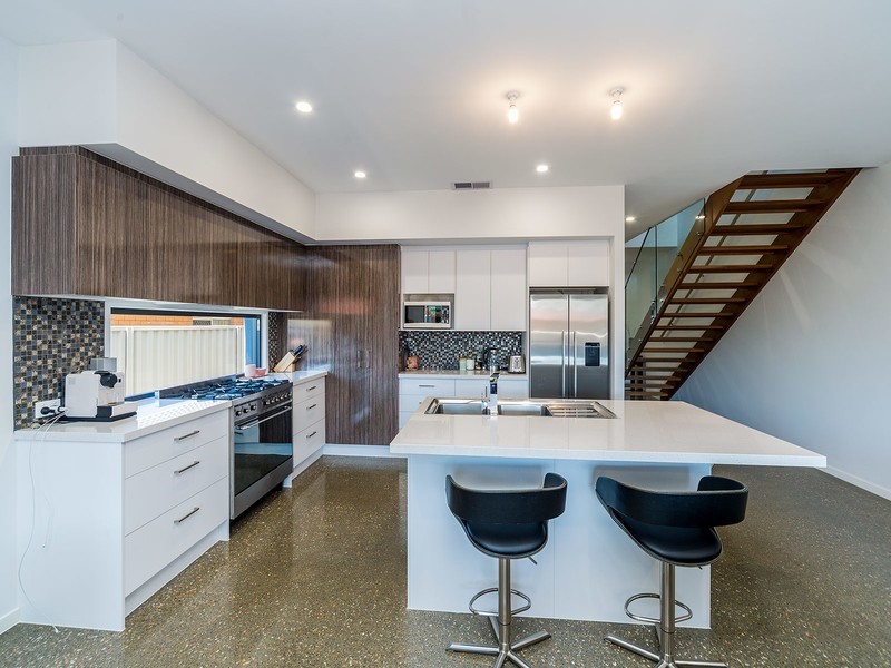 1/17 Drake Avenue, Paradise Point QLD 4216