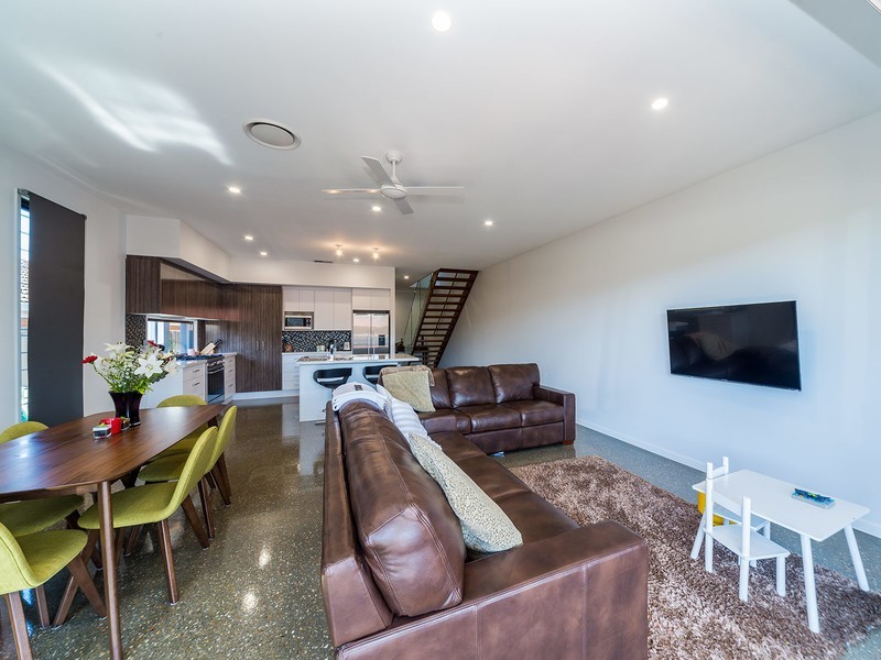 1/17 Drake Avenue, Paradise Point QLD 4216