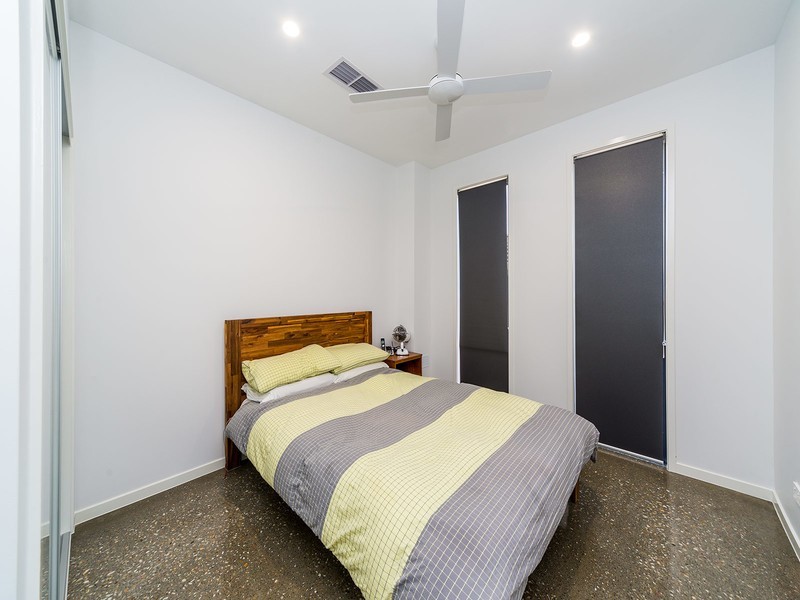 1/17 Drake Avenue, Paradise Point QLD 4216