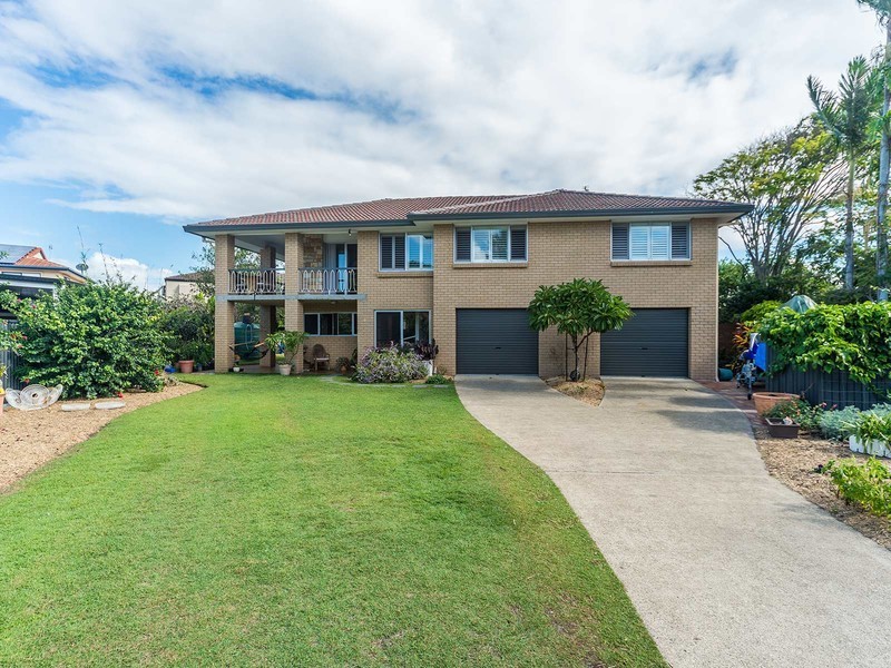 6 Daru Avenue, Runaway Bay QLD 4216