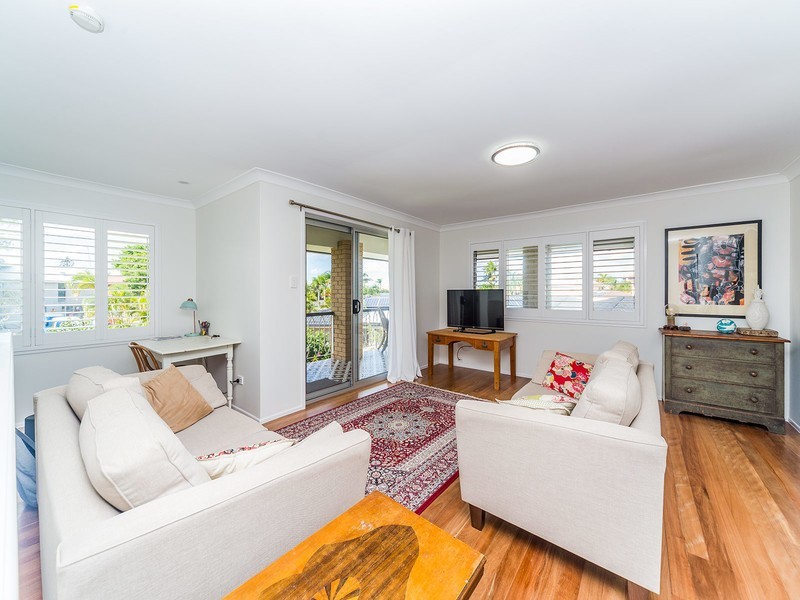 6 Daru Avenue, Runaway Bay QLD 4216