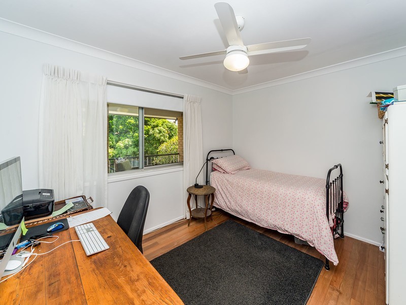 6 Daru Avenue, Runaway Bay QLD 4216