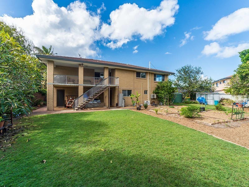 6 Daru Avenue, Runaway Bay QLD 4216
