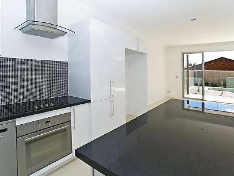 2/397 Bayview Street, Hollywell QLD 4216