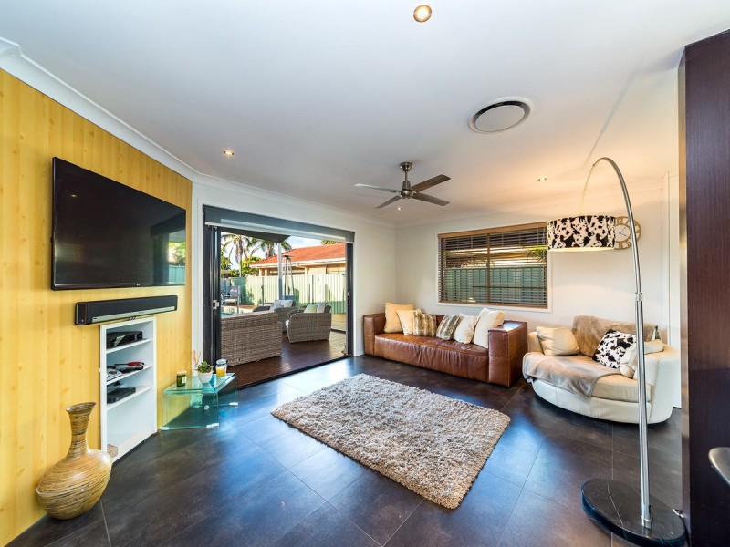 31 Lakefield Crescent, Paradise Point QLD 4216
