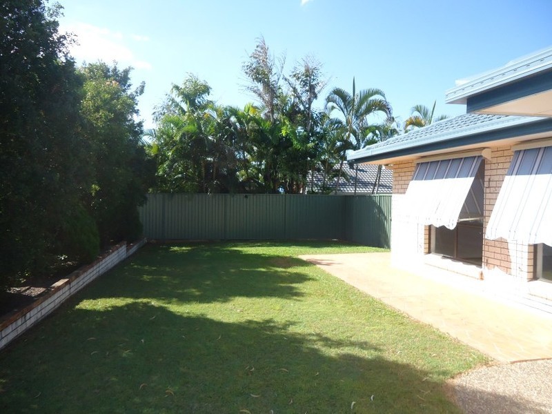 72 Parkes Drive, Helensvale QLD 4212