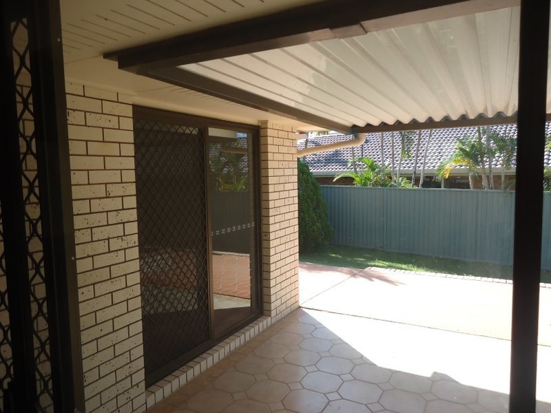 72 Parkes Drive, Helensvale QLD 4212