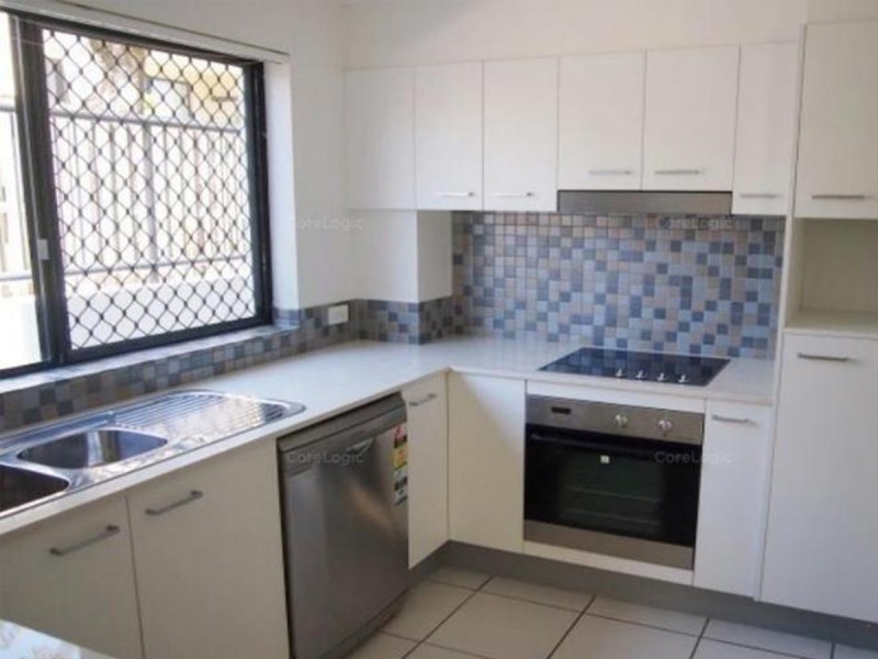 1/15-17 Lloyd Street, Southport QLD 4215