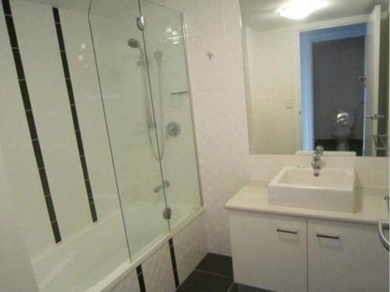 1/15-17 Lloyd Street, Southport QLD 4215