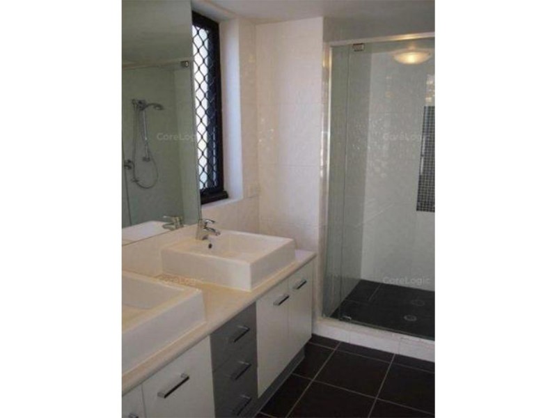 1/15-17 Lloyd Street, Southport QLD 4215