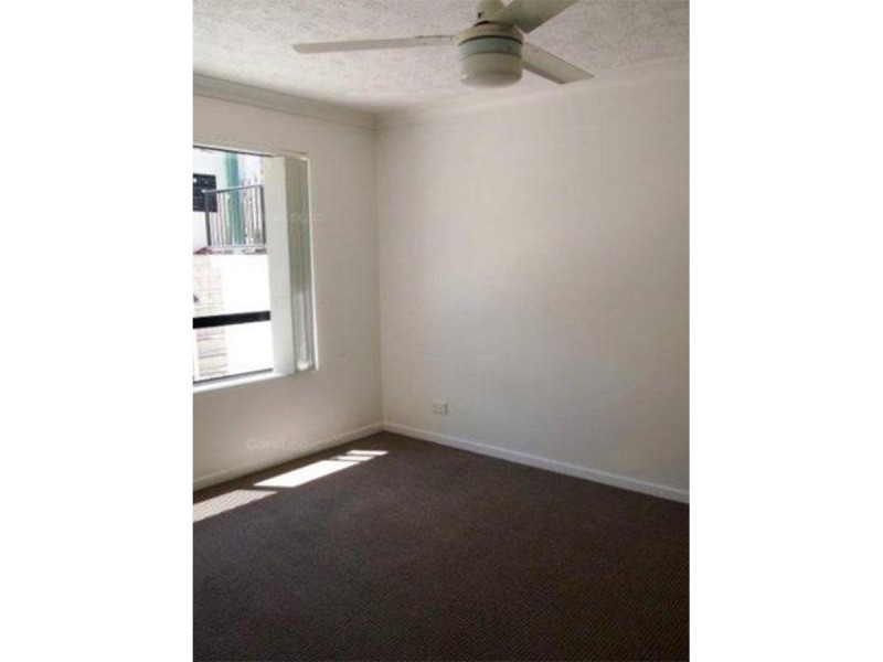 1/15-17 Lloyd Street, Southport QLD 4215