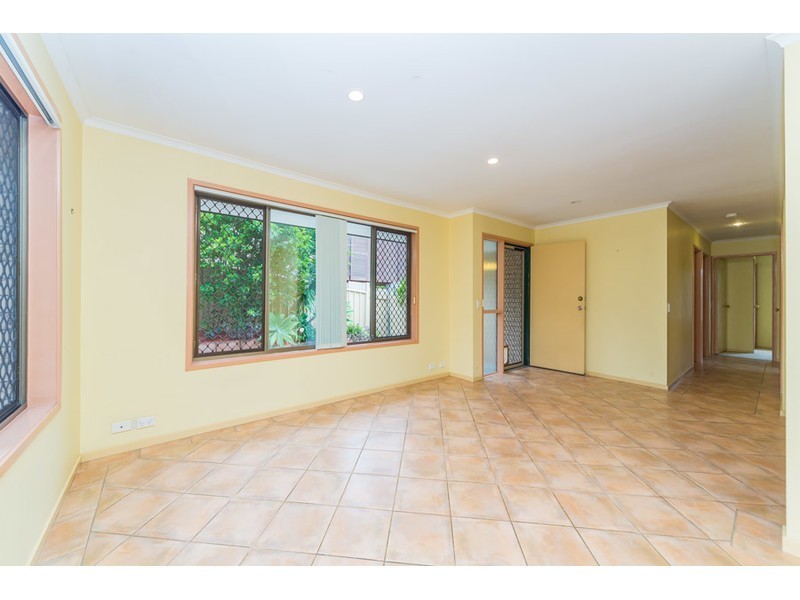 10 Lergessner Street, Biggera Waters QLD 4216