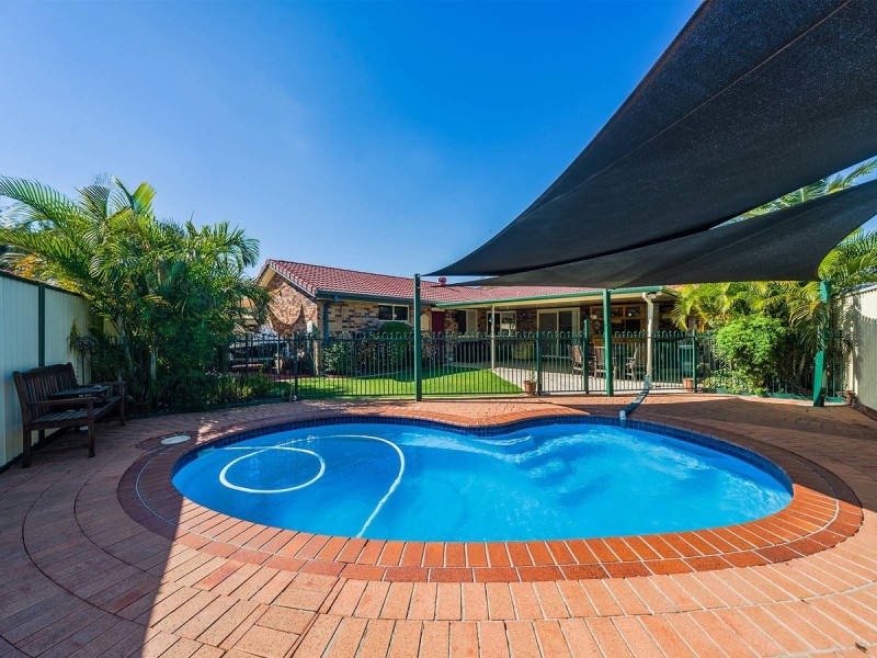 4 Torrens Court, Coombabah QLD 4216