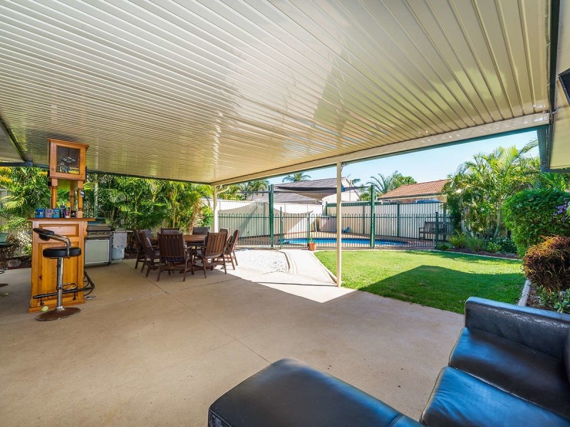 4 Torrens Court, Coombabah QLD 4216