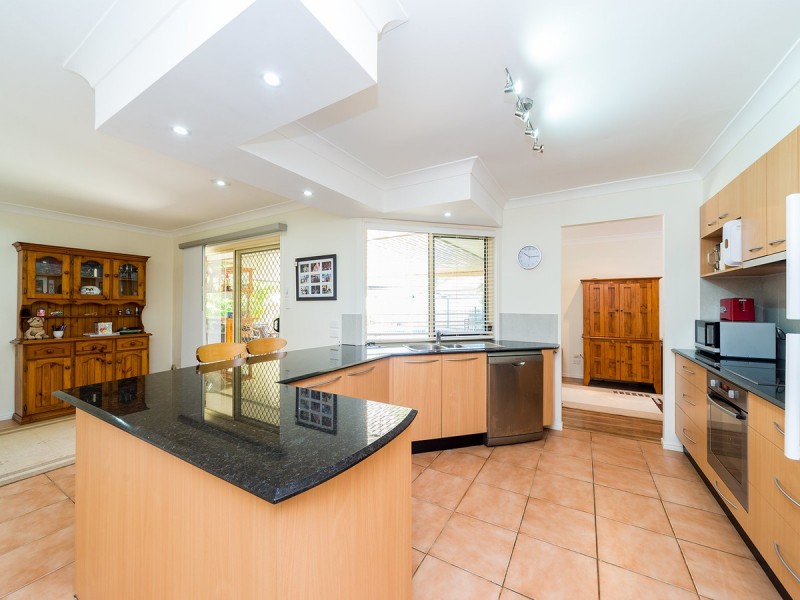 4 Torrens Court, Coombabah QLD 4216