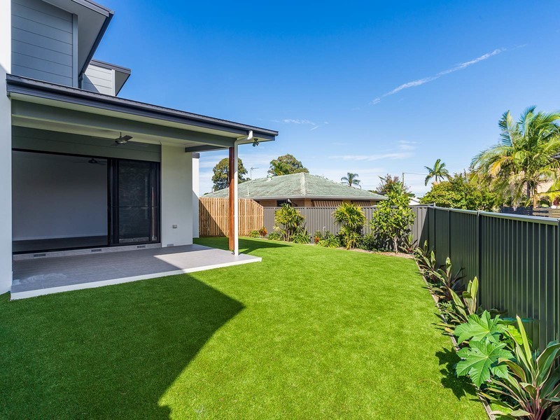 2/54 Milton Avenue, Paradise Point QLD 4216