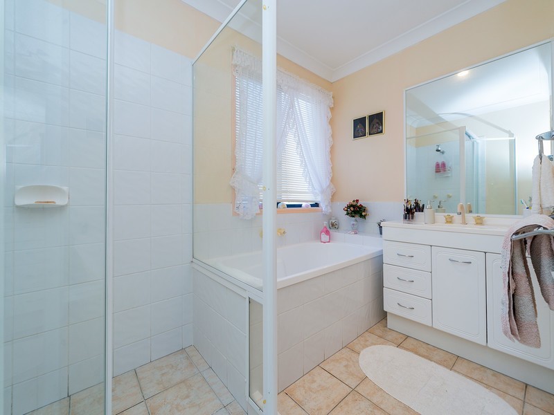 32 Meadow Way, Upper Coomera QLD 4209