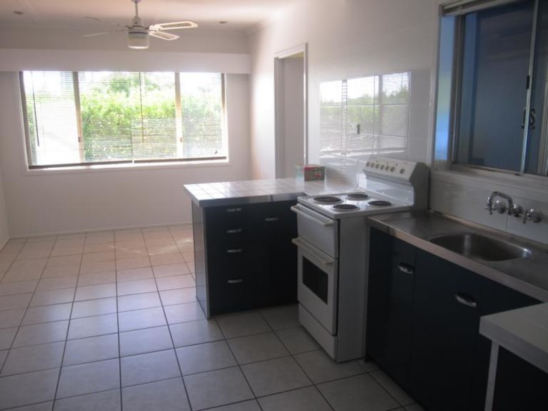 2 Hepworth Street, Arundel QLD 4214