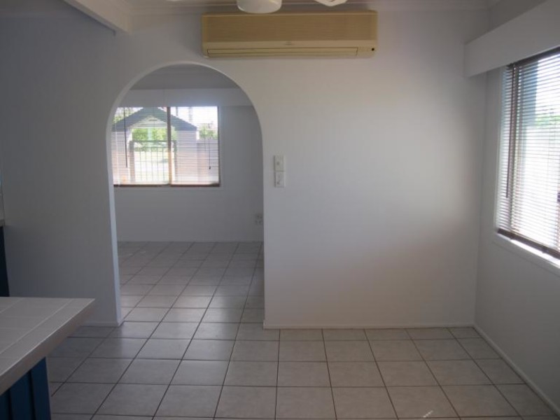 2 Hepworth Street, Arundel QLD 4214