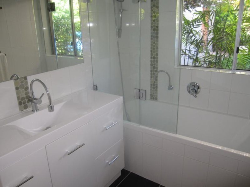 2 Hepworth Street, Arundel QLD 4214