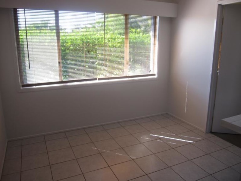 2 Hepworth Street, Arundel QLD 4214