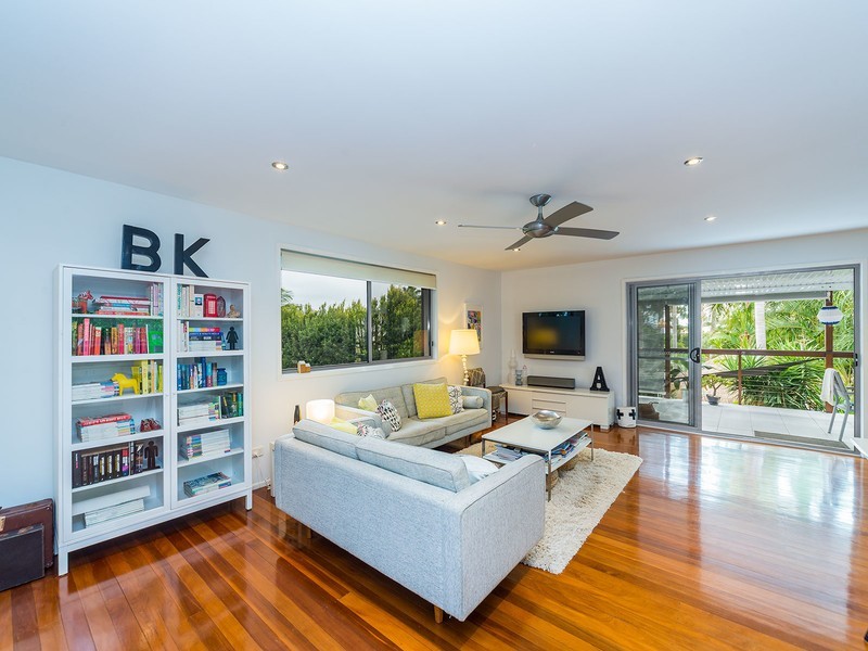 27 Lergessner Street, Biggera Waters QLD 4216