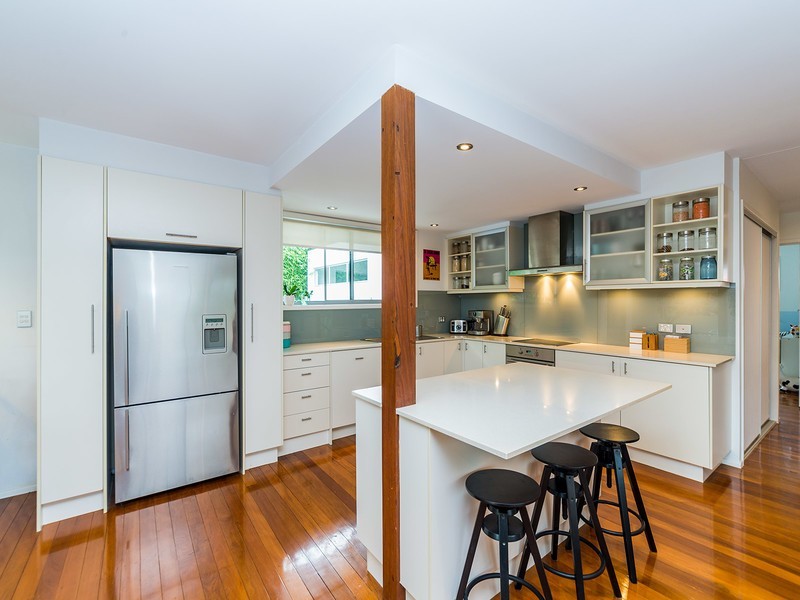 27 Lergessner Street, Biggera Waters QLD 4216