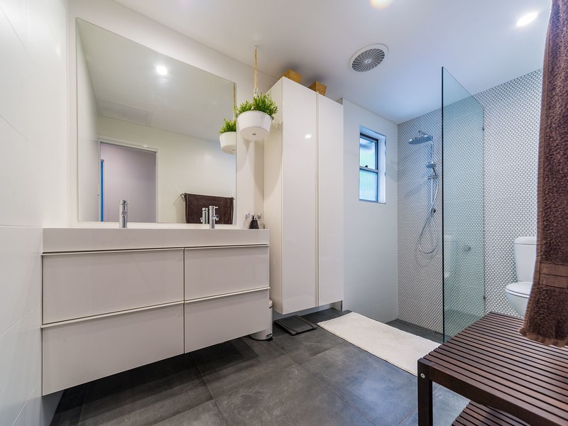 27 Lergessner Street, Biggera Waters QLD 4216