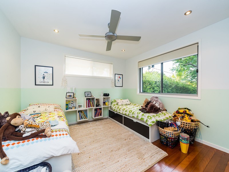 27 Lergessner Street, Biggera Waters QLD 4216