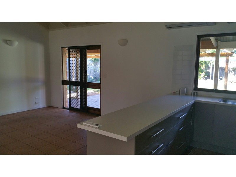 21 Sundown Drive, Paradise Point QLD 4216