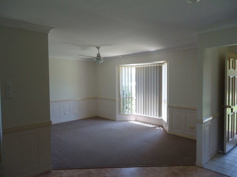 4 Guy Lane, Oxenford QLD 4210